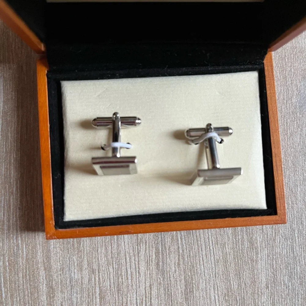 Roundtree & York silver two-toned cuff links